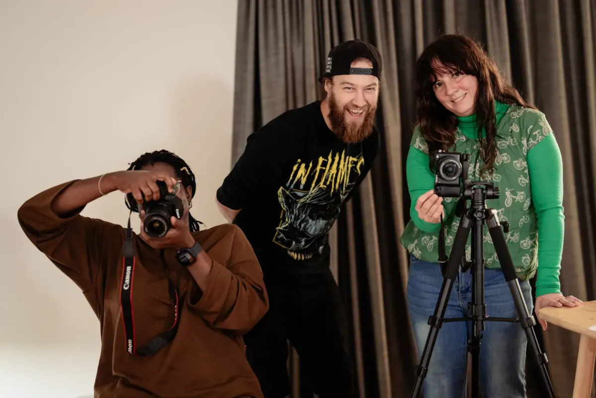Dave Maguire with two CamerAcademy students and their cameras
